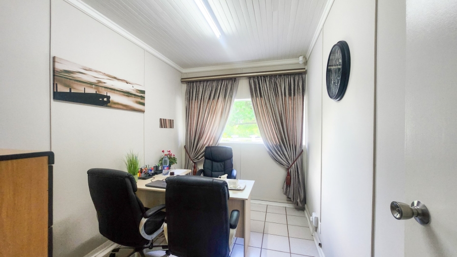 4 Bedroom Property for Sale in Wilgenhof Free State